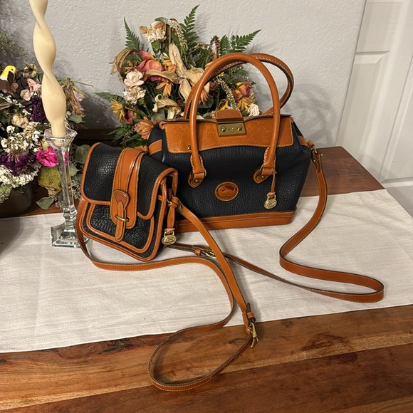 😍 Stunning Rare Vintage DB doctor bag and crossbody set 😍 - Picture 4 of 17